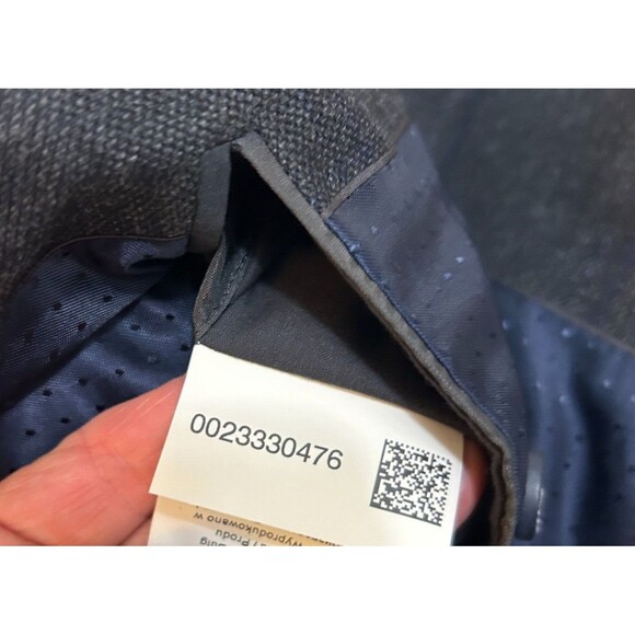 HUGO BOSS Gray Windowpane Plaid Wool Sport Coat Blazer-2 Button-Dual Vent-Sz 38R - Picture 11 of 14